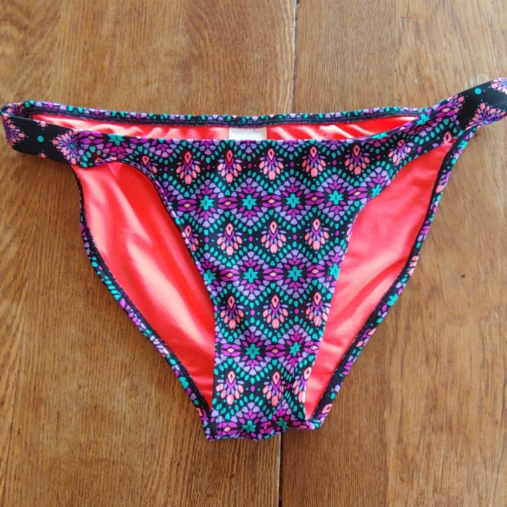 Xhilaration swim bottom